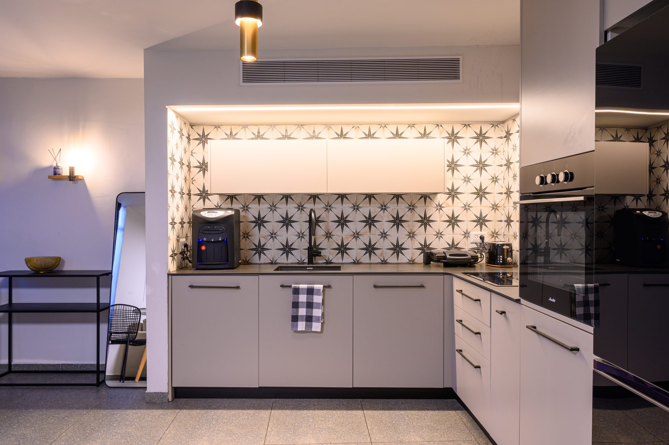 Deluxe Apartment with Private Garden