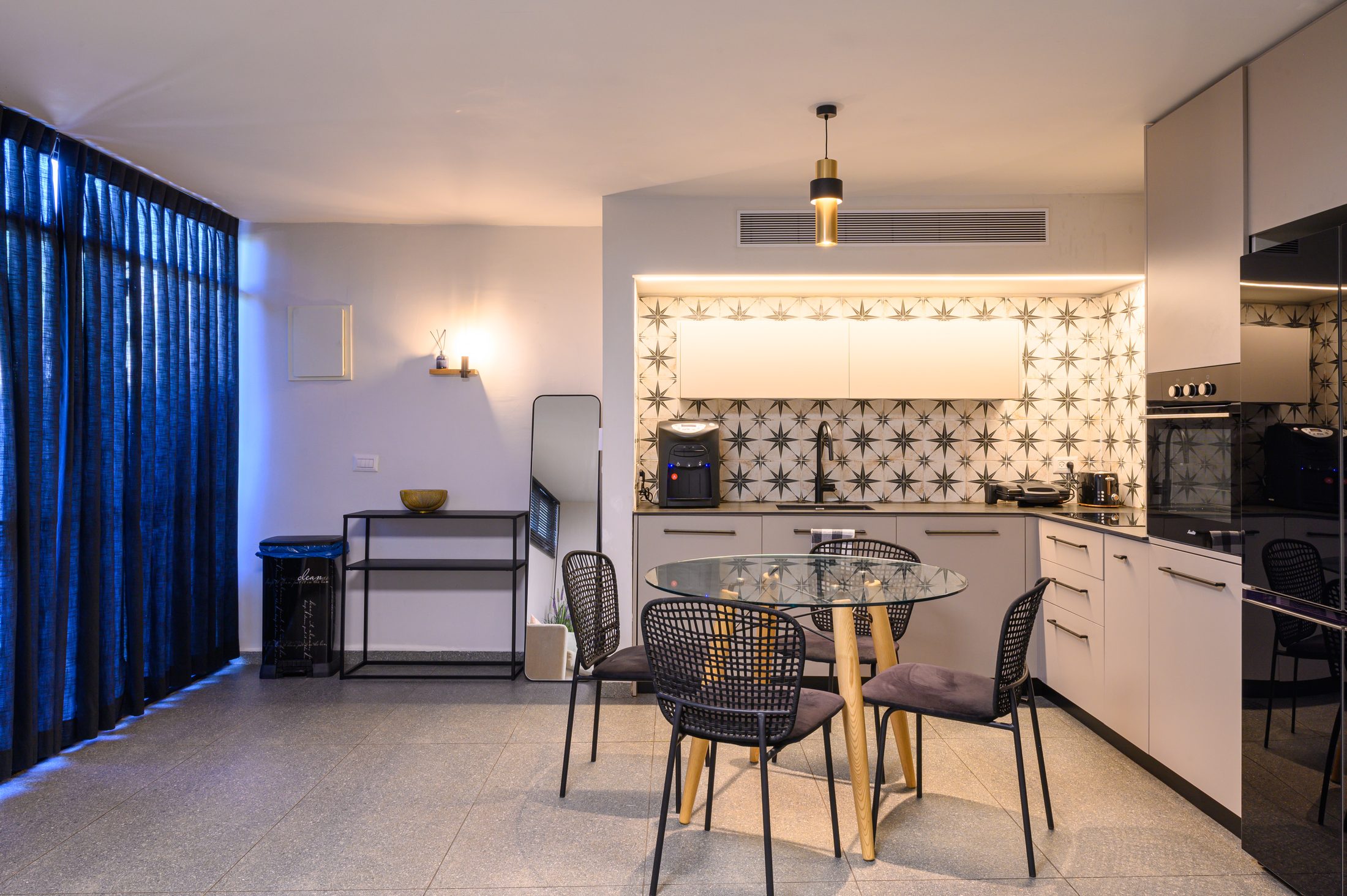 Deluxe Apartment with Private Garden