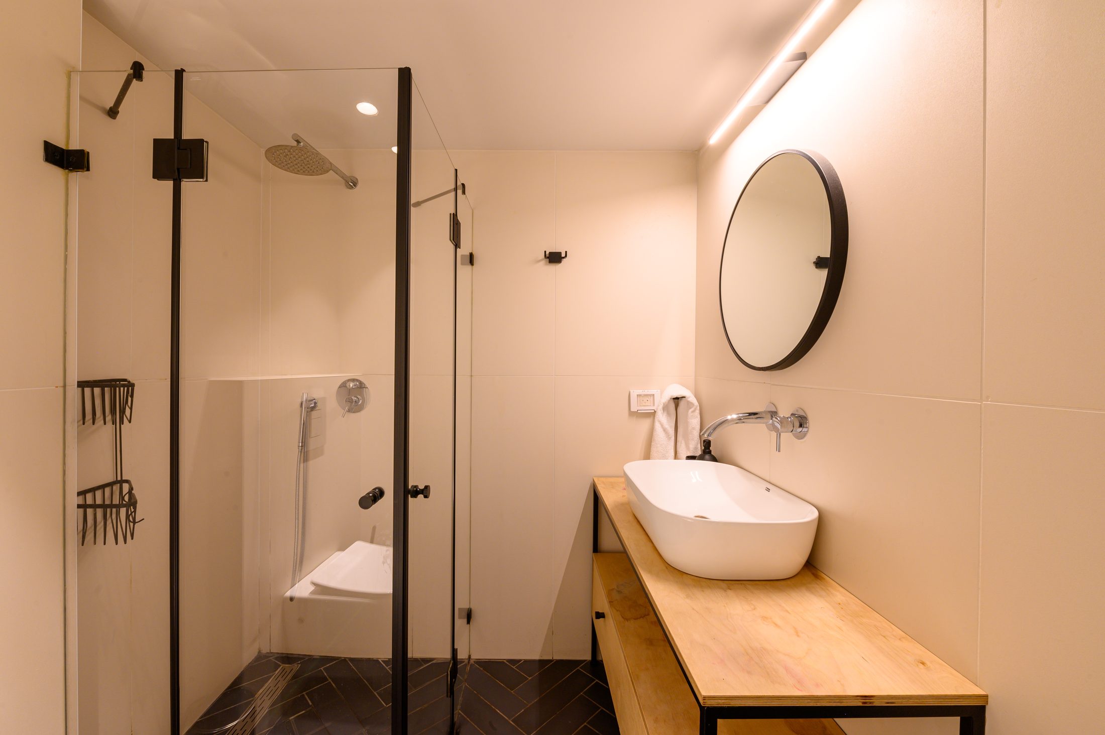 Deluxe Apartment with Private Garden