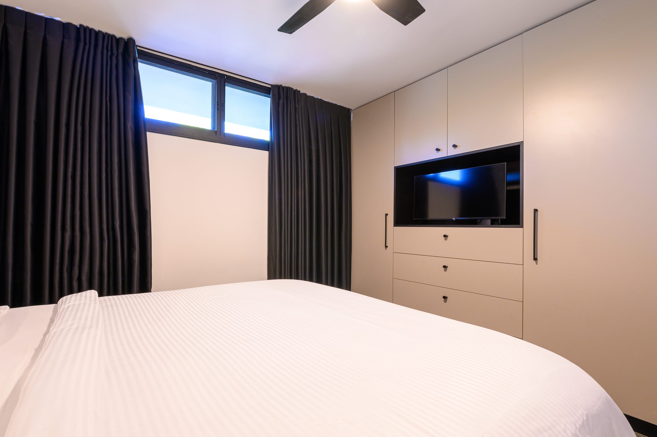 Deluxe Apartment with Private Garden